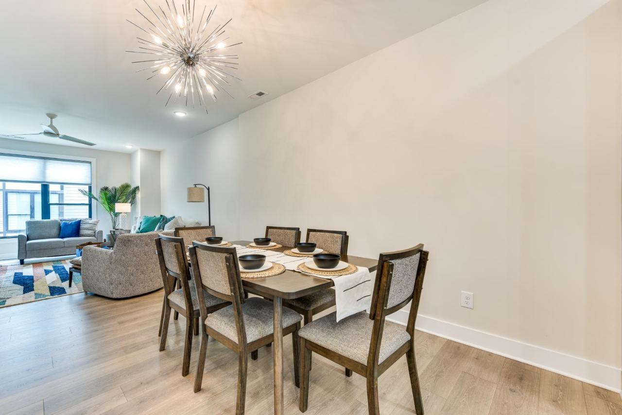 Modern And Stylish 5 Mi To Downtown Charlotte