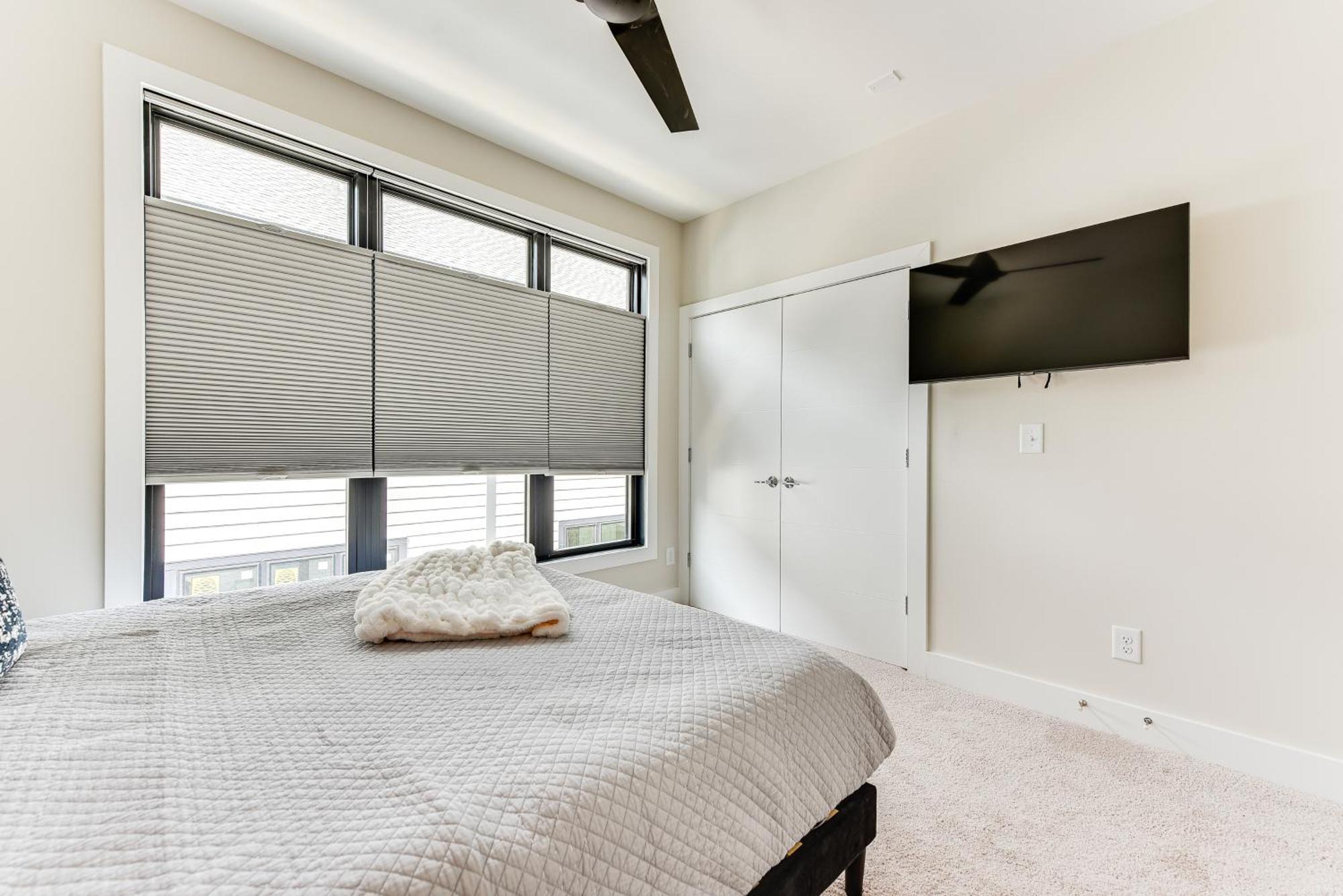 Modern And Stylish 5 Mi To Downtown Apartment Charlotte