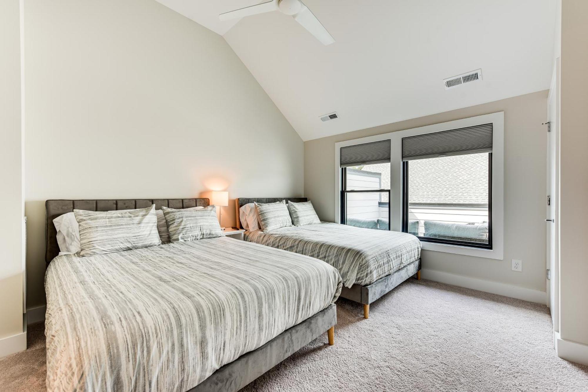 Modern And Stylish 5 Mi To Downtown * Charlotte